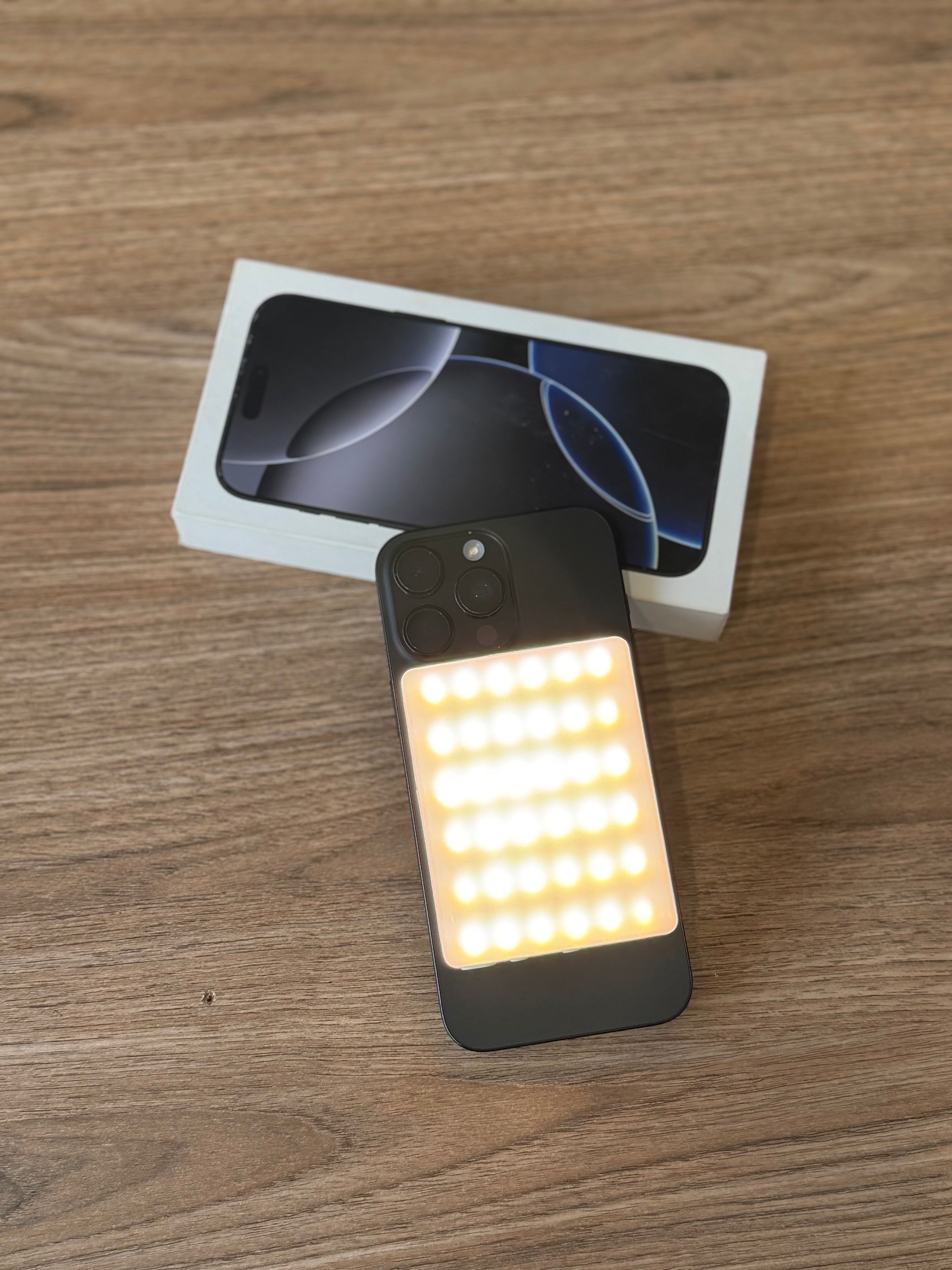 Mini foco para celular